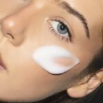 ⁦غسول رغوة مرطّب للوجه⁩ - الصورة ⁦2⁩